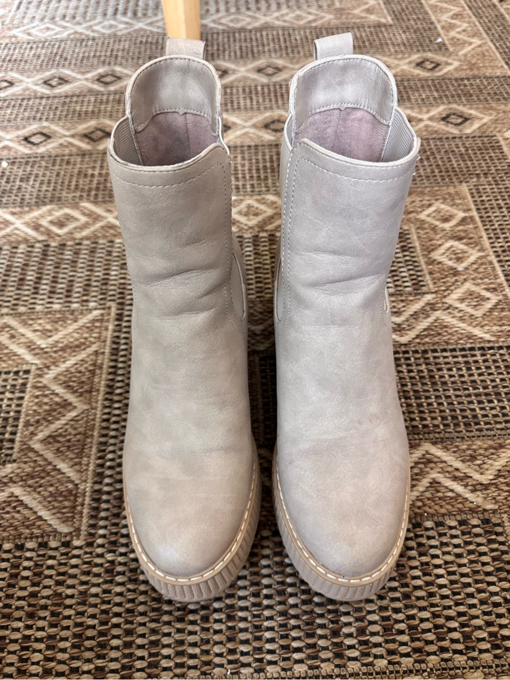 DOLCE VITA Tan Faux Leather Platform Ankle Boots Size 8 - Picture 3 of 6